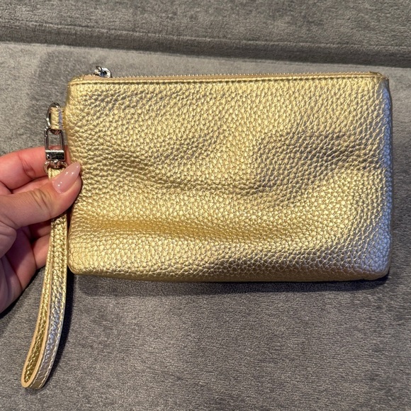 EXPRESS- Gold Textured Clutch Set - Picture 3 of 17